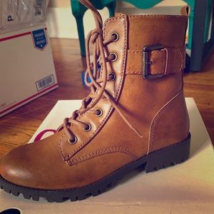 NWT So Brown Boots